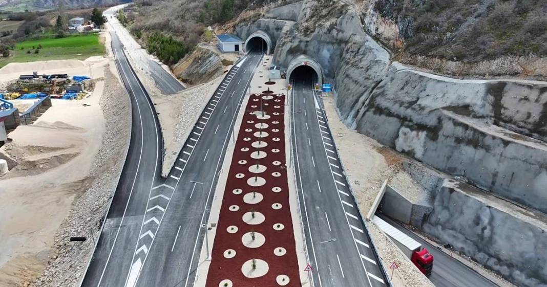40 virajlı tehlikeli yol tarihe gömüldü: Sürücülerden tam not 5
